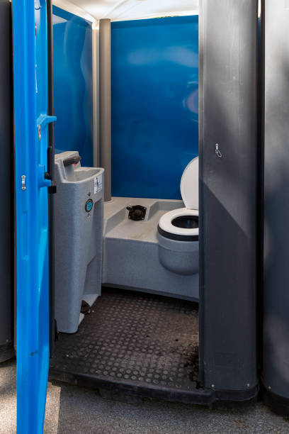 Best Porta potty rental near me  in Richmond, MI